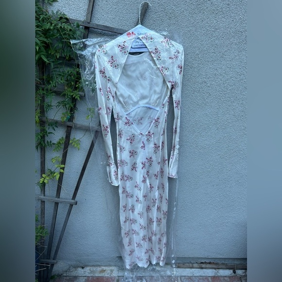 Les Reveries Floral-Print Silk Maxi Dress - Picture 7 of 10